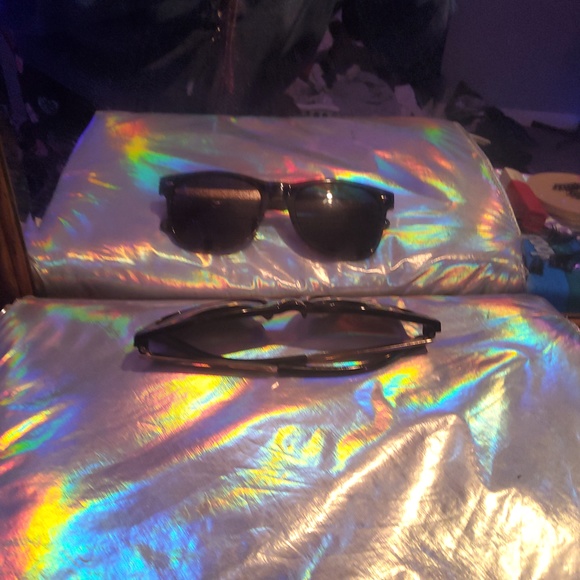 Sunglasses - Picture 3 of 3
